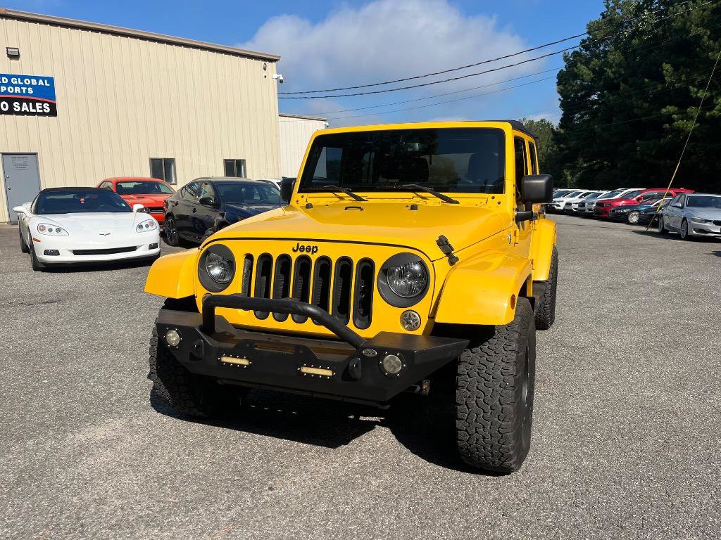 Used 2015 Jeep Wrangler Unlimited Sahara w/ Connectivity Group AWD/4WD image 2