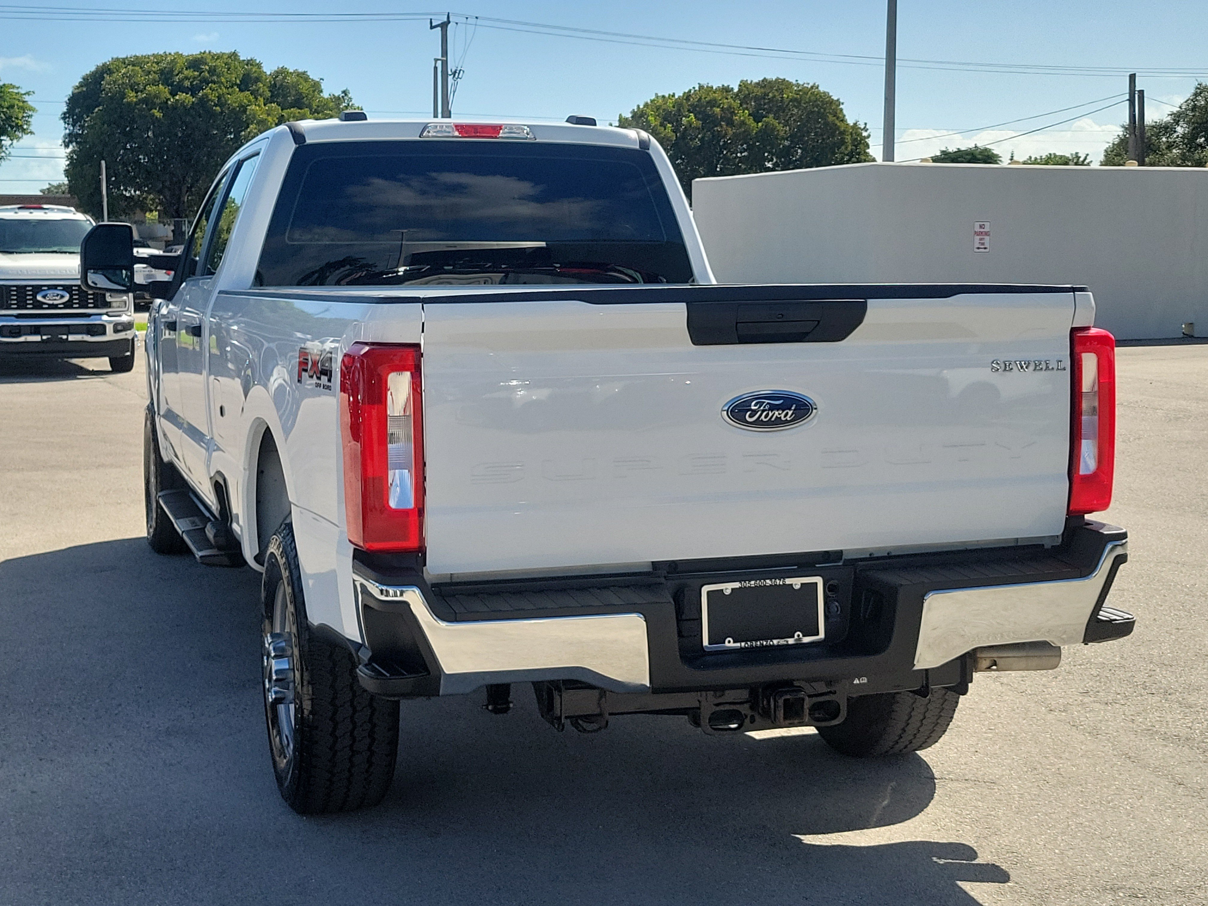 Used 2024 Ford F350 XL w/ FX4 Off-Road Package AWD/4WD image 7