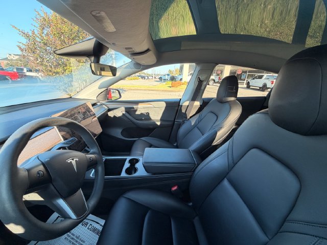 Used 2023 Tesla Model Y Long Range AWD/4WD image 2