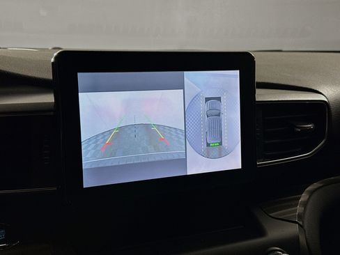 Used 2020 Ford Explorer Limited image 23