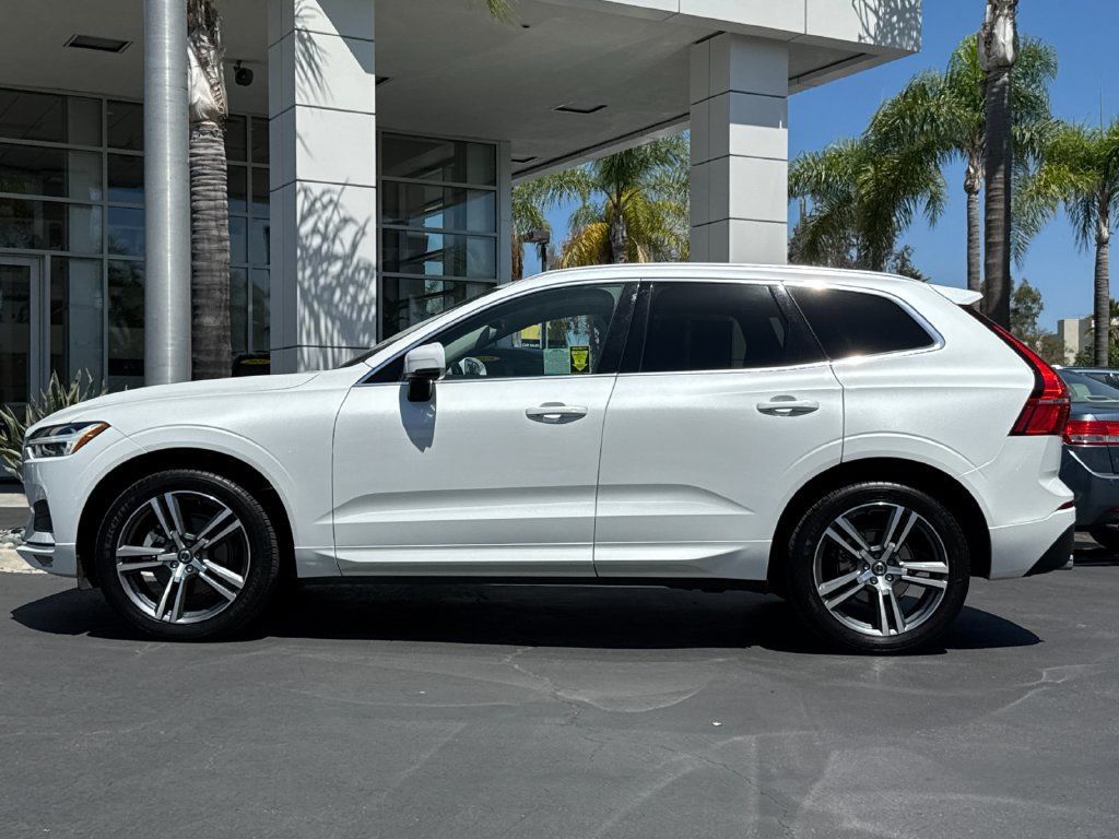 Used 2021 Volvo XC60 T5 Momentum w/ Premium Package AWD/4WD image 2