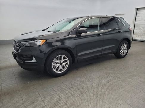 Used 2023 Ford Edge SEL image 2