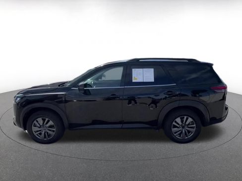 Used 2025 Nissan Pathfinder SV FWD image 9