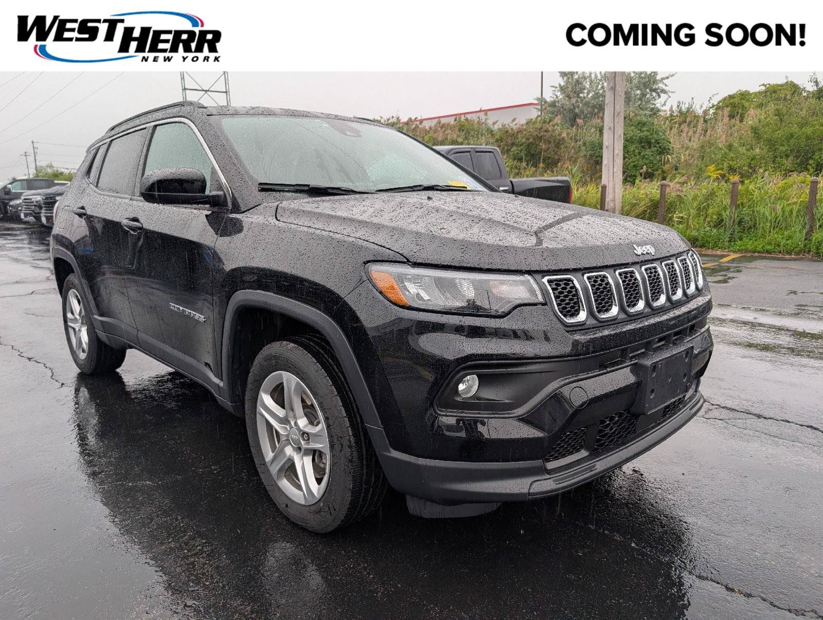 Used 2023 Jeep Compass Latitude w/ Convenience Group AWD/4WD image 1