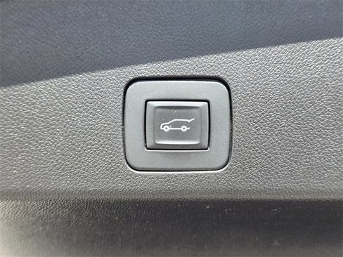 Used 2020 Buick Encore GX Preferred w/ Cold Weather Comfort Package image 16