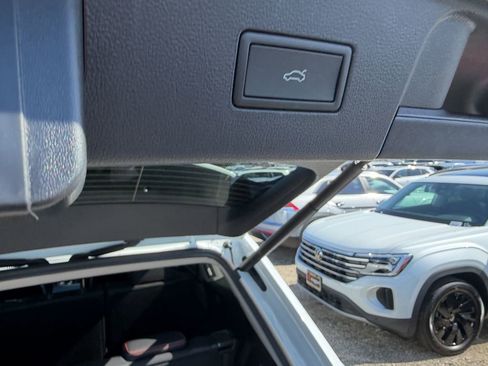 New 2026 Volkswagen Atlas Peak Edition AWD/4WD image 30