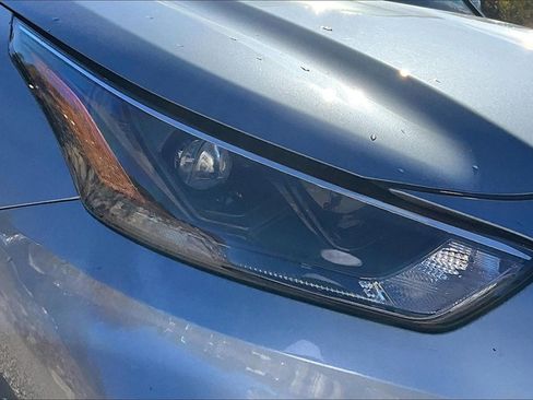 Used 2022 Toyota Highlander LE image 27