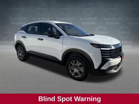 Used 2025 Nissan Kicks S image 9