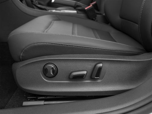 Used 2022 Volkswagen Passat 2.0T image 23