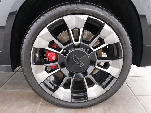 Used 2023 BMW XM AWD/4WD image 38