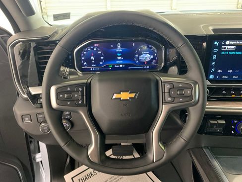 Used 2025 Chevrolet Silverado 1500 LTZ AWD/4WD image 9