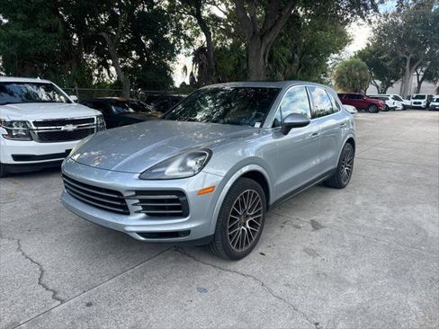 Used 2020 Porsche Cayenne image 2