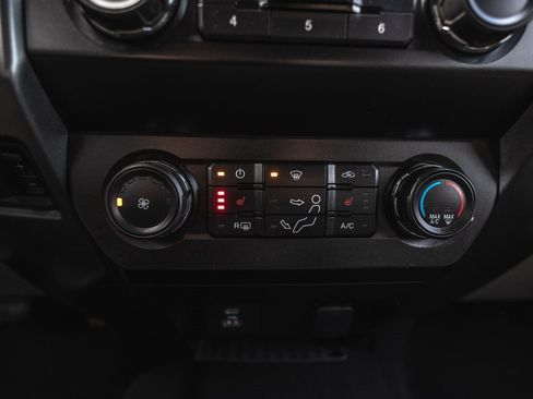 Used 2021 Ford F250 XLT w/ XLT Premium Package image 22