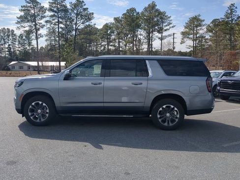 New 2026 Chevrolet Suburban LT w/ Comfort Package image 9