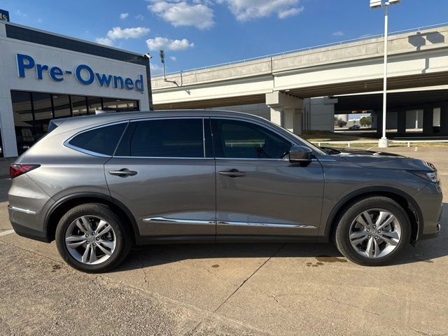Used 2025 Acura MDX SH-AWD image 2
