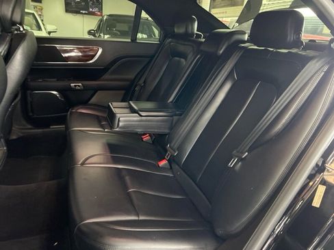 Used 2017 Lincoln Continental Premiere image 21
