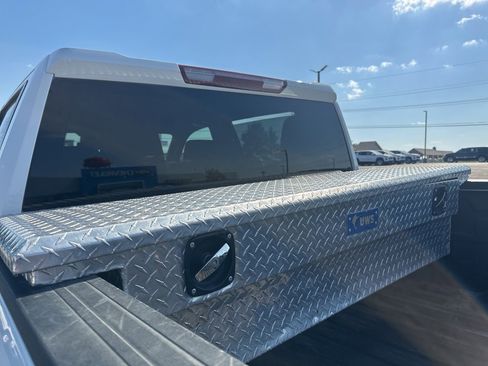 Used 2024 Chevrolet Silverado 3500 W/T image 17