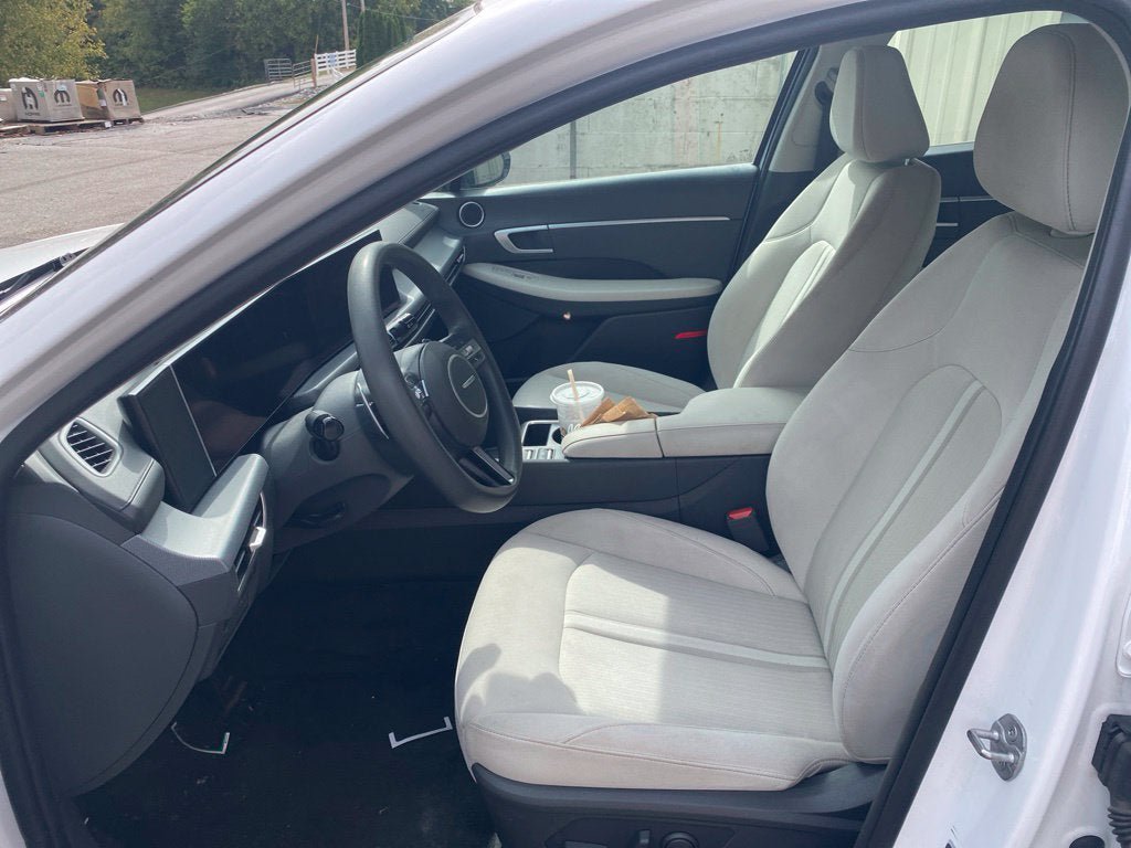 Used 2025 Hyundai Sonata SEL FWD image 8