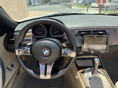 Used 2006 BMW Z4 3.0i RWD image 12