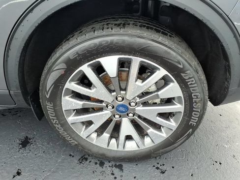 Certified 2022 Ford Escape Titanium w/ Class II Trailer Tow Package AWD/4WD image 7