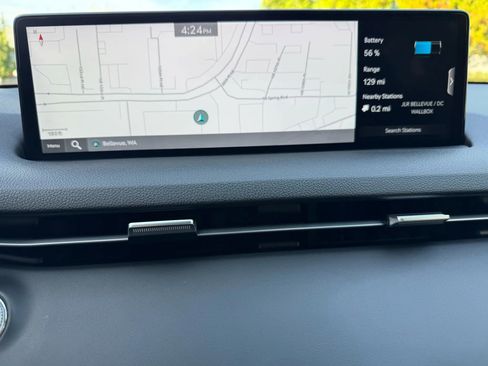 Used 2024 Genesis Electrified GV70 image 36