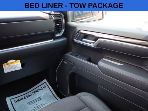 Used 2025 Chevrolet Silverado 1500 LT Trail Boss w/ Convenience Package II AWD/4WD image 9