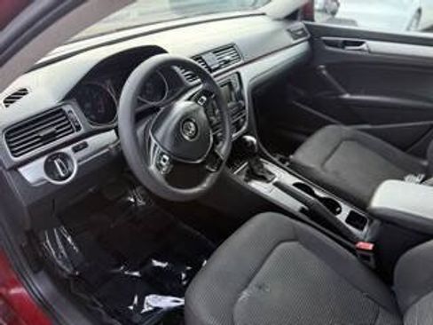 Used 2018 Volkswagen Passat 2.0T S w/ Driver Assistance Package FWD image 9