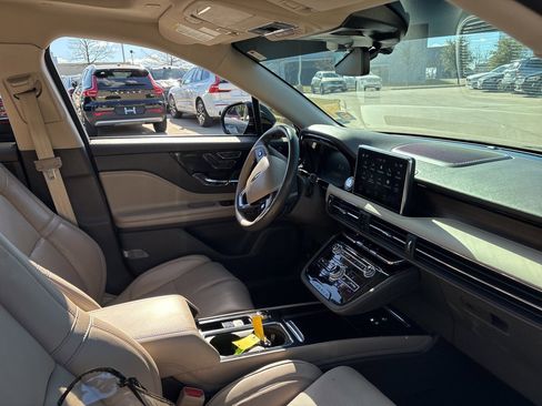 Used 2022 Lincoln Corsair Reserve w/ Equipment Group 201A image 12