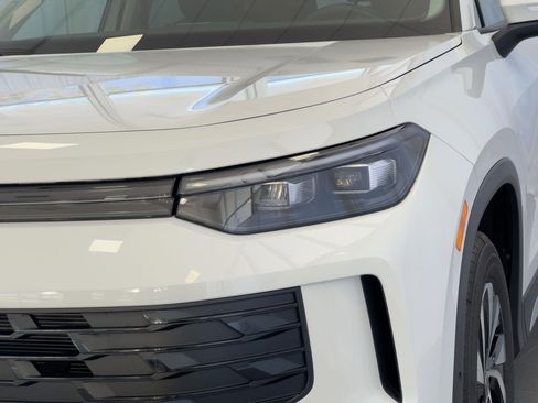 New 2026 Volkswagen Tiguan S image 11