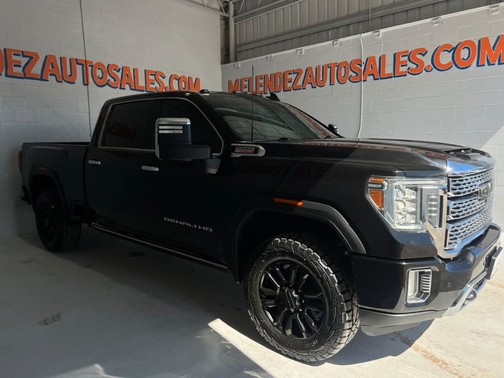 Used 2022 GMC Sierra 2500 Denali w/ Denali Black Diamond Edition AWD/4WD image 8