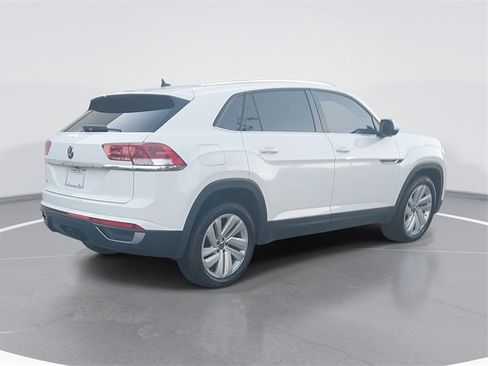 Used 2023 Volkswagen Atlas Cross Sport SE image 3