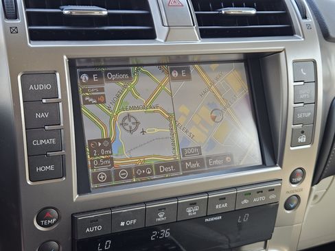 Used 2020 Lexus GX 460 Luxury w/ Accessory Package AWD/4WD image 17