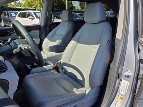 Used 2024 Honda Odyssey Touring image 12