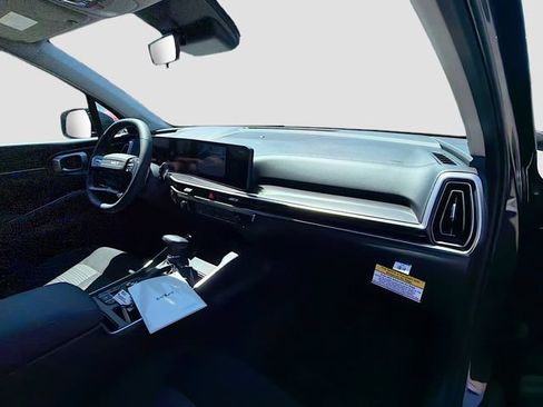 New 2026 Kia Sorento LX FWD image 28