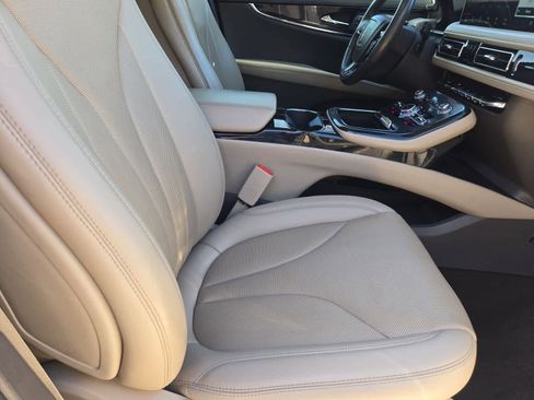 Used 2022 Lincoln Nautilus Reserve image 20