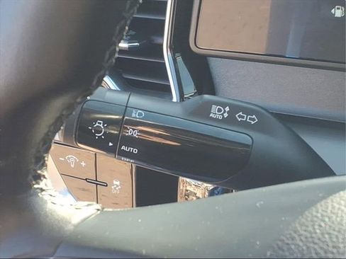 Used 2023 Kia Sportage EX image 16