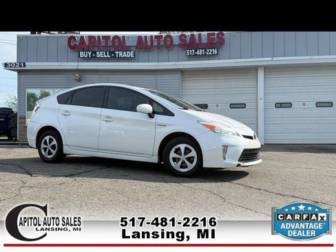 Used 2012 Toyota Prius Two FWD image 1