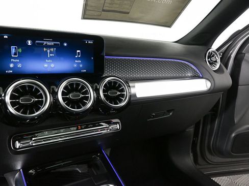 New 2026 Mercedes-Benz GLB 250 image 11