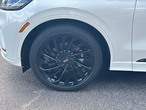 New 2025 Lincoln Aviator Reserve w/ Luxury Package RWD image 11