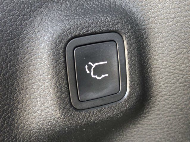 Certified 2023 Jeep Compass Latitude w/ Sun and Sound Group AWD/4WD image 13