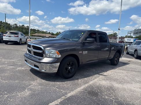 Used 2019 RAM 1500 Classic SLT RWD image 7