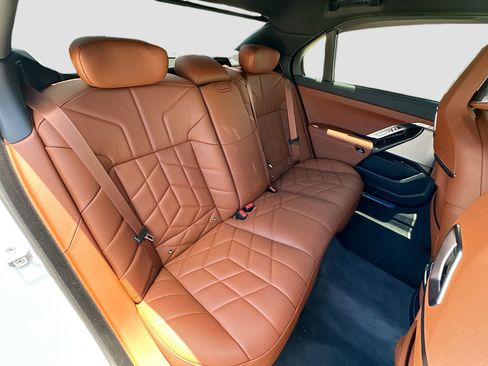 New 2026 BMW 750e xDrive w/ Executive Package AWD/4WD image 20