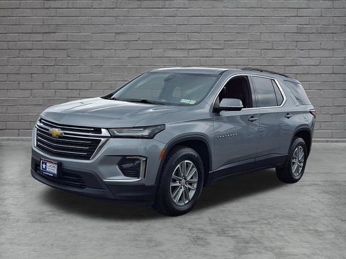 Used 2023 Chevrolet Traverse LT AWD/4WD image 6