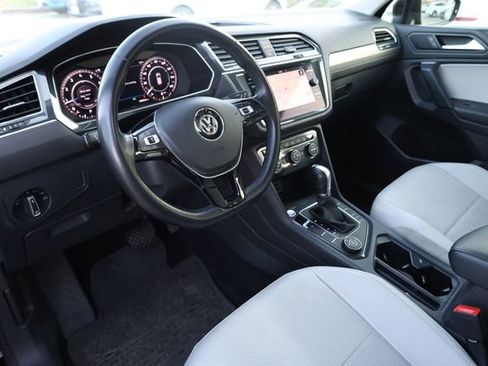 Used 2019 Volkswagen Tiguan SEL image 11