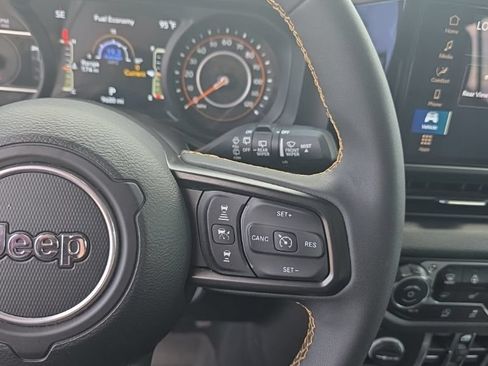 Used 2024 Jeep Wrangler Unlimited Sport AWD/4WD image 12