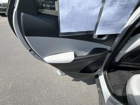 Used 2023 Hyundai Kona Limited AWD/4WD image 17