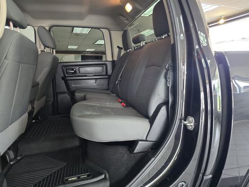 Used 2018 RAM 1500 Express w/ Black Ram 1500 Express Group AWD/4WD image 12