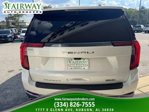 Used 2025 GMC Yukon XL Denali Ultimate w/ LPO, Floor Liner Package AWD/4WD image 7