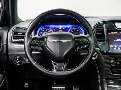 Used 2023 Chrysler 300 C image 17