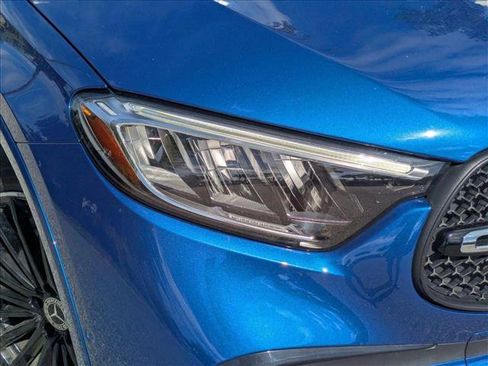 Used 2023 Mercedes-Benz GLC 300 image 6